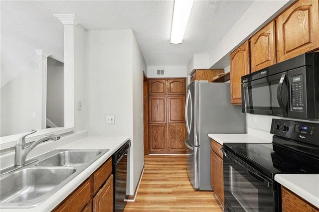 9419 W 119th Terrace, Overland Park, KS 66213