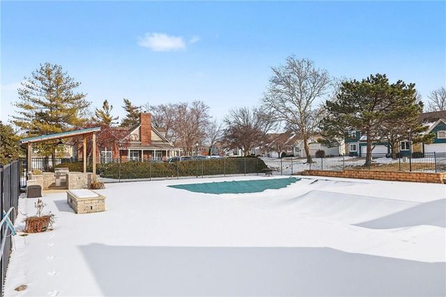 9419 W 119th Terrace, Overland Park, KS 66213