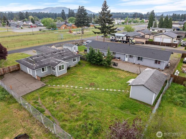 304 Rochester Street E, Rainier, WA 98576
