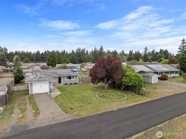 304 Rochester Street E, Rainier, WA 98576