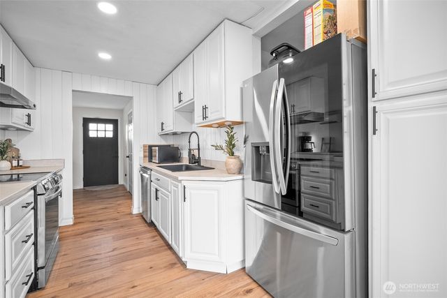 304 Rochester Street E, Rainier, WA 98576