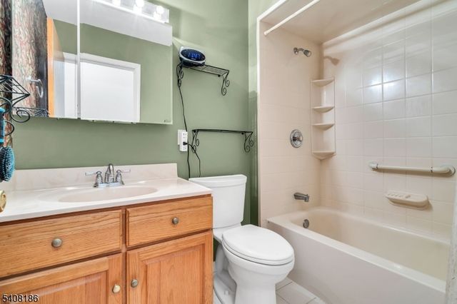 800 Kenneth Ave, South Plainfield Boro, NJ 07080