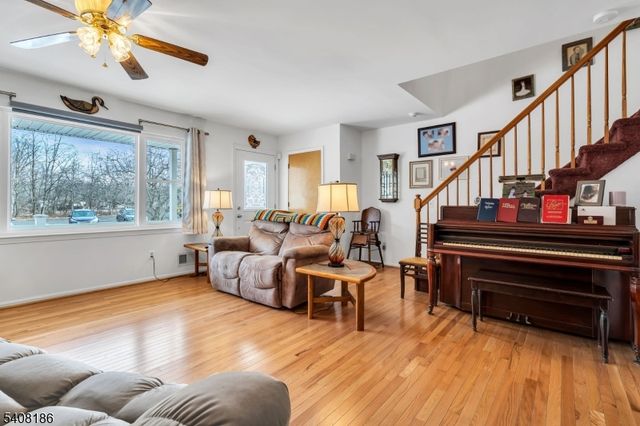 800 Kenneth Ave, South Plainfield Boro, NJ 07080