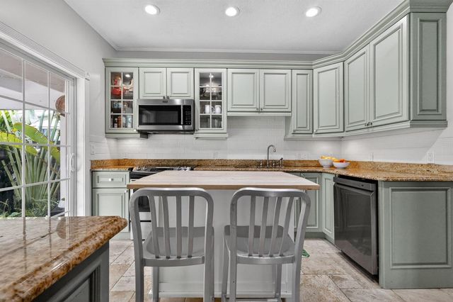 412 El Prado 1, West Palm Beach, FL 33405
