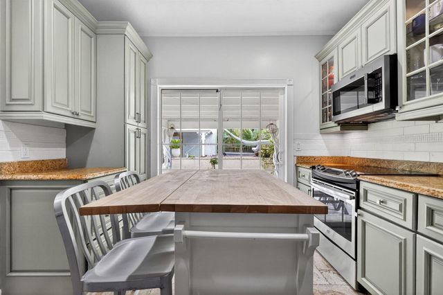 412 El Prado 1, West Palm Beach, FL 33405