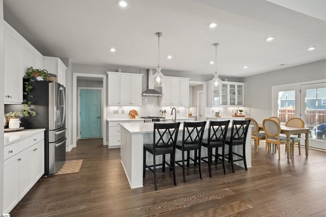 8 Blackfoot Road, Greenville, SC 29607