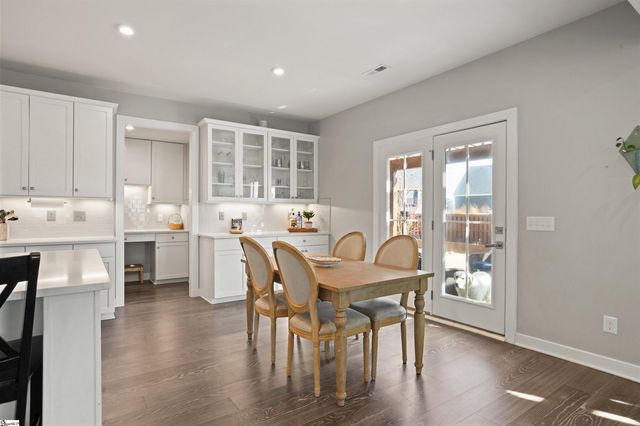 8 Blackfoot Road, Greenville, SC 29607