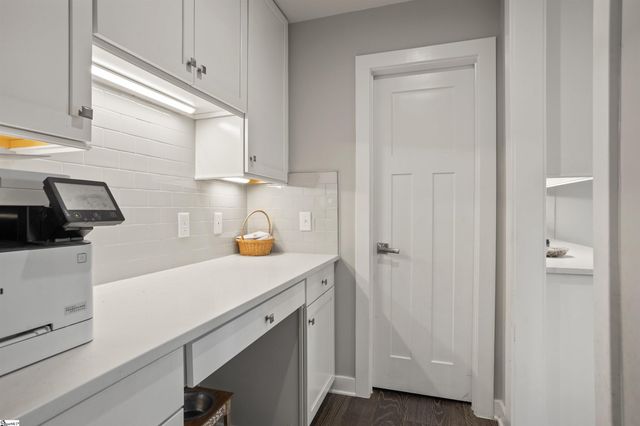 8 Blackfoot Road, Greenville, SC 29607