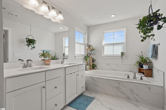 8 Blackfoot Road, Greenville, SC 29607