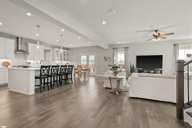 8 Blackfoot Road, Greenville, SC 29607