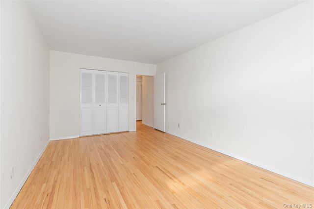 25 PARK Place 2G, Great Neck, NY 11021