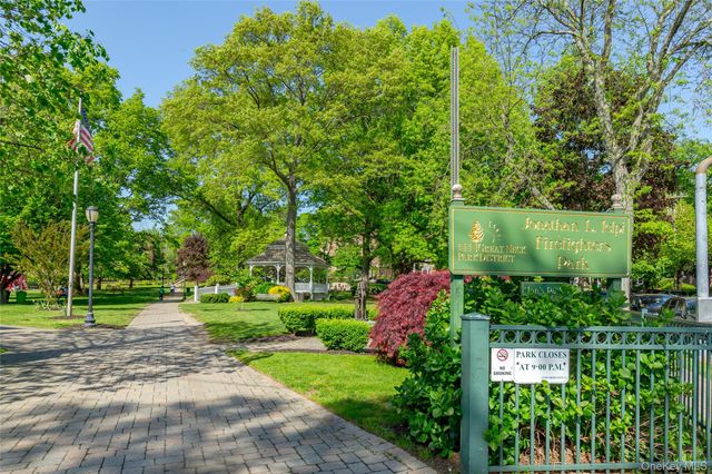 25 PARK Place 2G, Great Neck, NY 11021