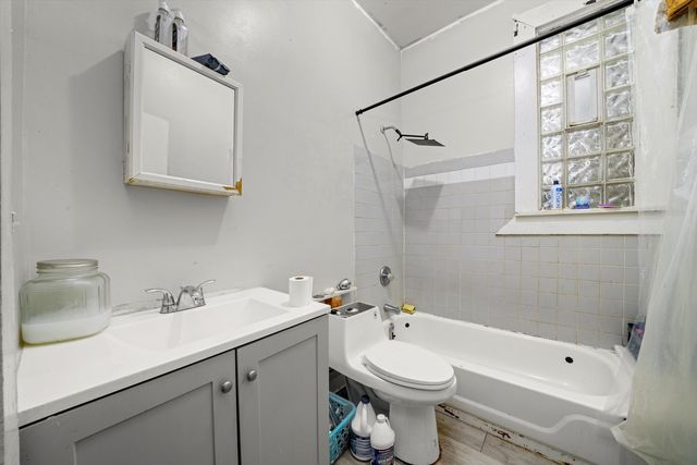 1617 S Central Park Avenue, Chicago, IL 60623