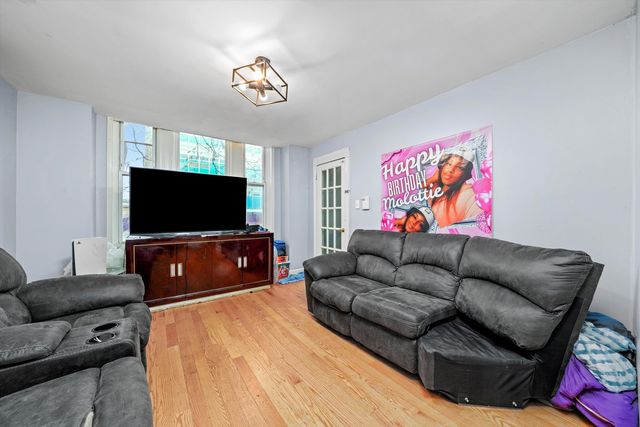 1617 S Central Park Avenue, Chicago, IL 60623