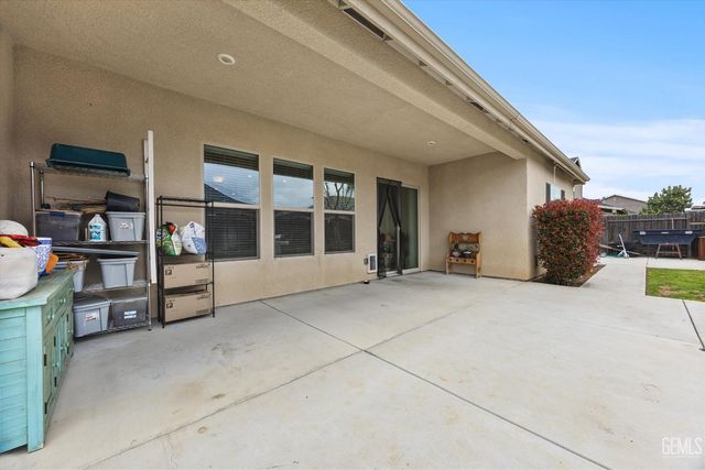 9321 Riviera Del Sol Drive, Bakersfield, CA 93314