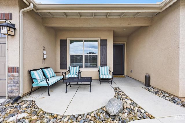 9321 Riviera Del Sol Drive, Bakersfield, CA 93314