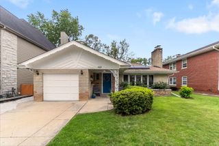 464 Northgate Court, Riverside, IL 60546