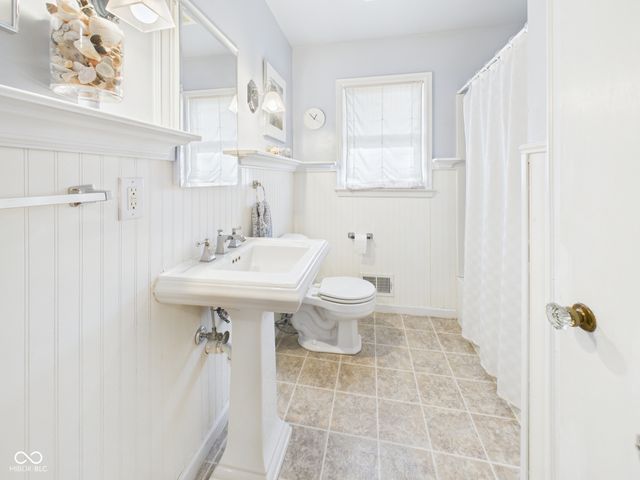 1612 E 7th Street, Anderson, IN 46012