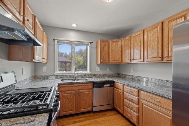 100 Railroad St 100, Abington, MA 02351