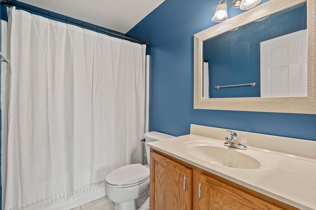 100 Railroad St 100, Abington, MA 02351
