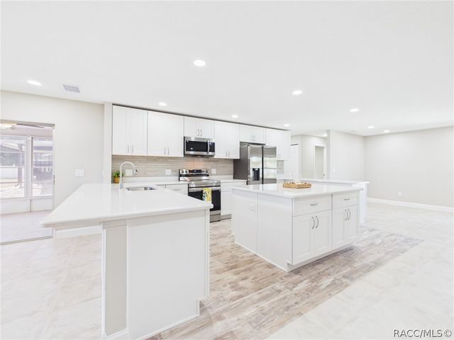 3835 N Eagle Point, Crystal River, FL 34428