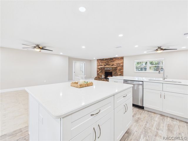 3835 N Eagle Point, Crystal River, FL 34428