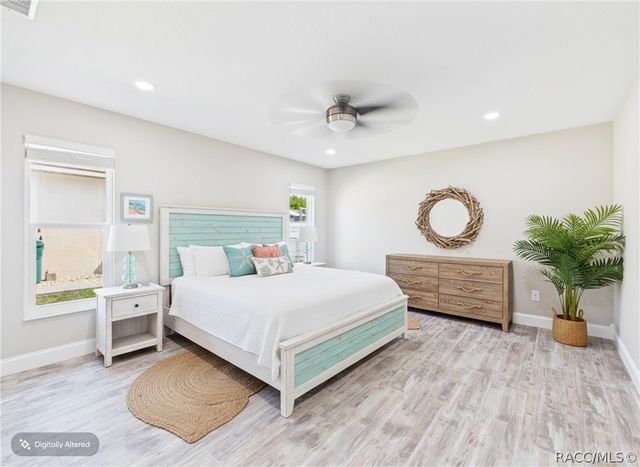 3835 N Eagle Point, Crystal River, FL 34428