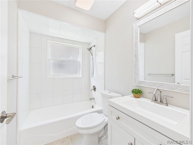 3835 N Eagle Point, Crystal River, FL 34428