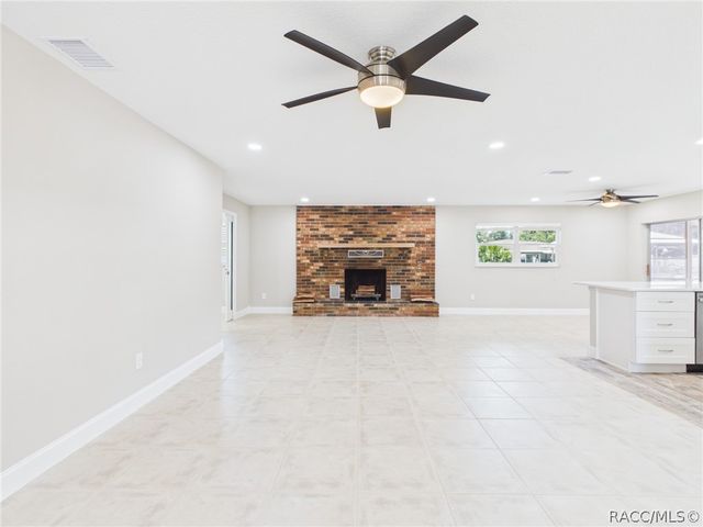 3835 N Eagle Point, Crystal River, FL 34428