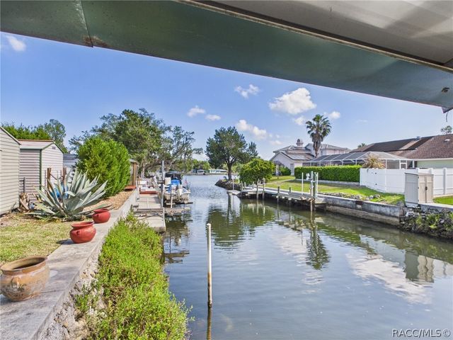 3835 N Eagle Point, Crystal River, FL 34428