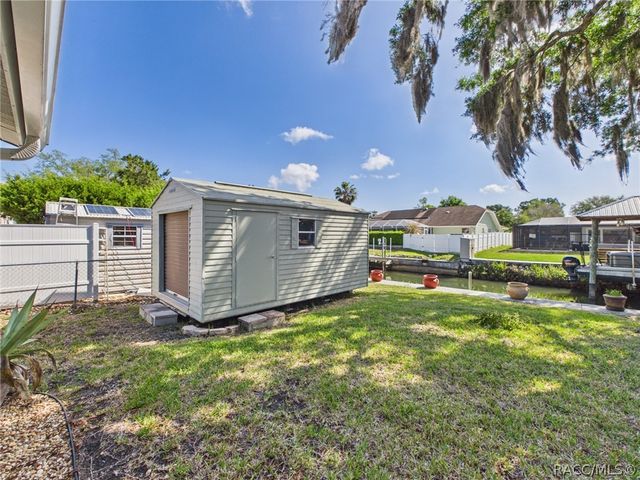 3835 N Eagle Point, Crystal River, FL 34428