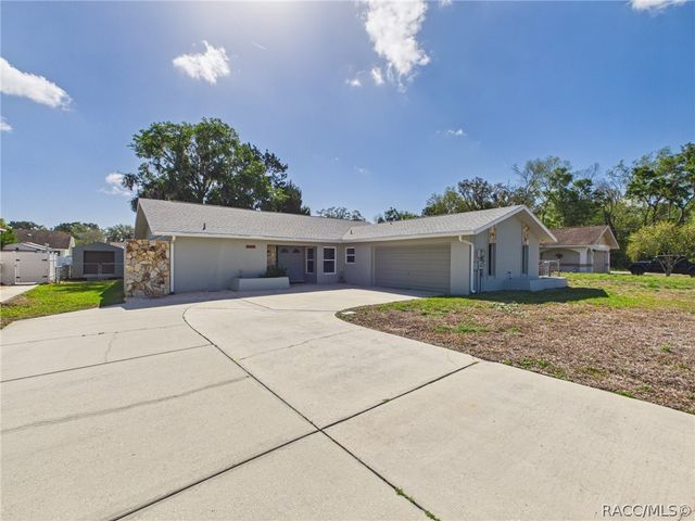 3835 N Eagle Point, Crystal River, FL 34428