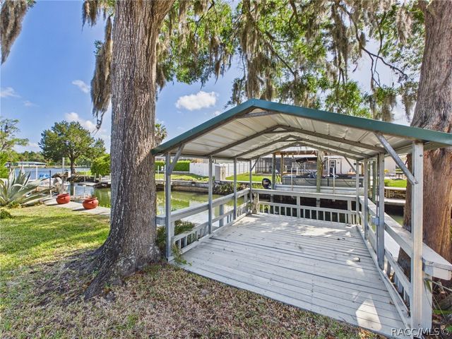 3835 N Eagle Point, Crystal River, FL 34428