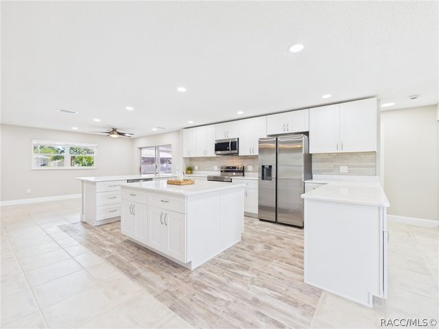 3835 N Eagle Point, Crystal River, FL 34428