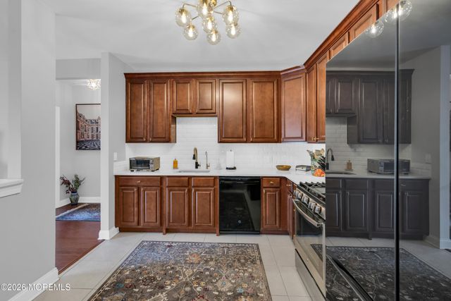 114 Bloomsbury Drive 114, Morganville, NJ 07751
