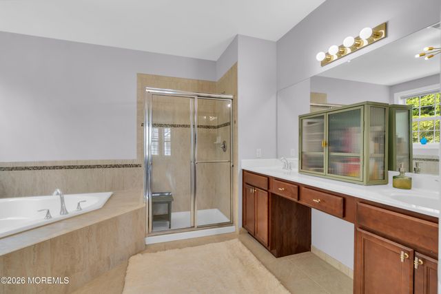 114 Bloomsbury Drive 114, Morganville, NJ 07751