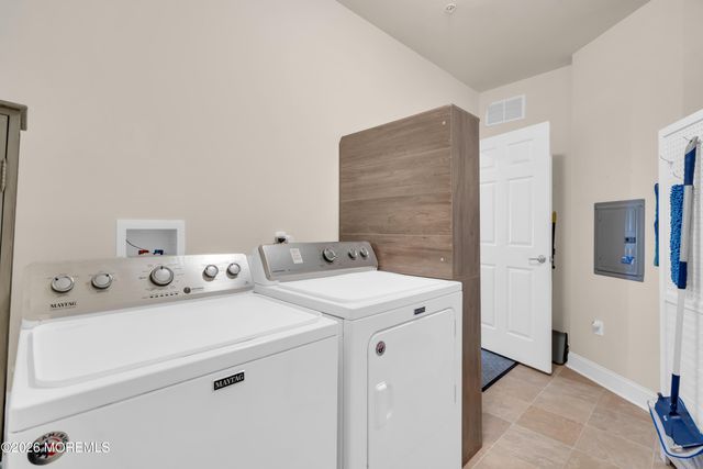 114 Bloomsbury Drive 114, Morganville, NJ 07751