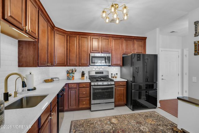 114 Bloomsbury Drive 114, Morganville, NJ 07751