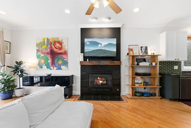 2437 W Cortez Street 2, Chicago, IL 60622