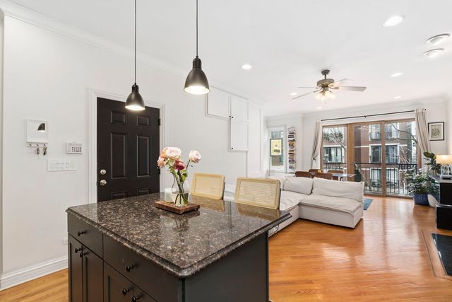 2437 W Cortez Street 2, Chicago, IL 60622