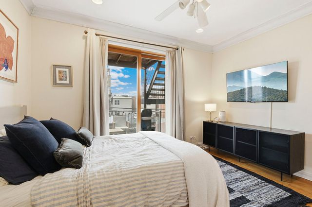 2437 W Cortez Street 2, Chicago, IL 60622