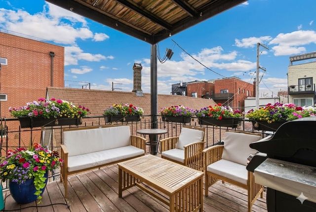 2437 W Cortez Street 2, Chicago, IL 60622