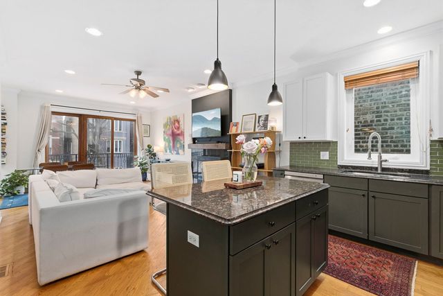 2437 W Cortez Street 2, Chicago, IL 60622