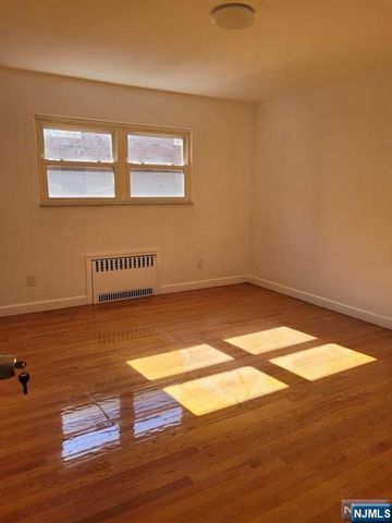 224 11th Street, Palisades Park, NJ 07650