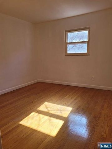 224 11th Street, Palisades Park, NJ 07650