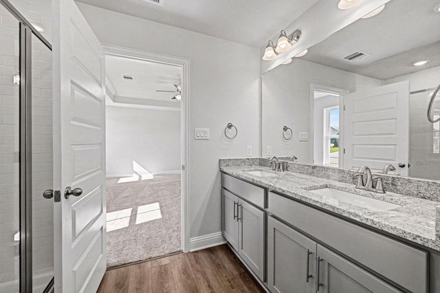 14 Keystone Court, Angleton, TX 77515