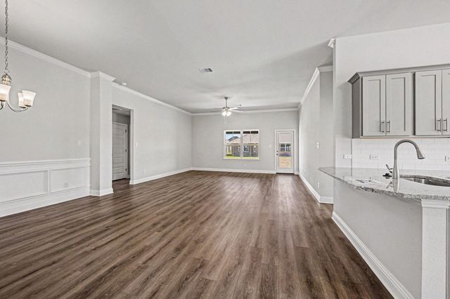 14 Keystone Court, Angleton, TX 77515