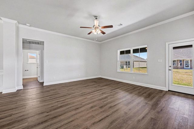 14 Keystone Court, Angleton, TX 77515