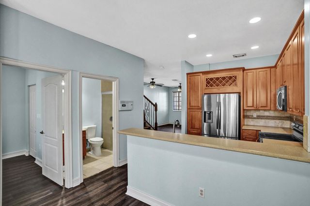 21403 NW 13th Court 303, Miami Gardens, FL 33169
