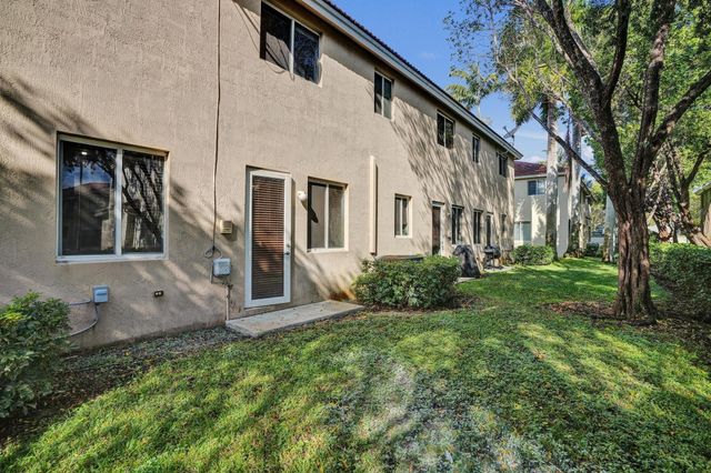 21403 NW 13th Court 303, Miami Gardens, FL 33169